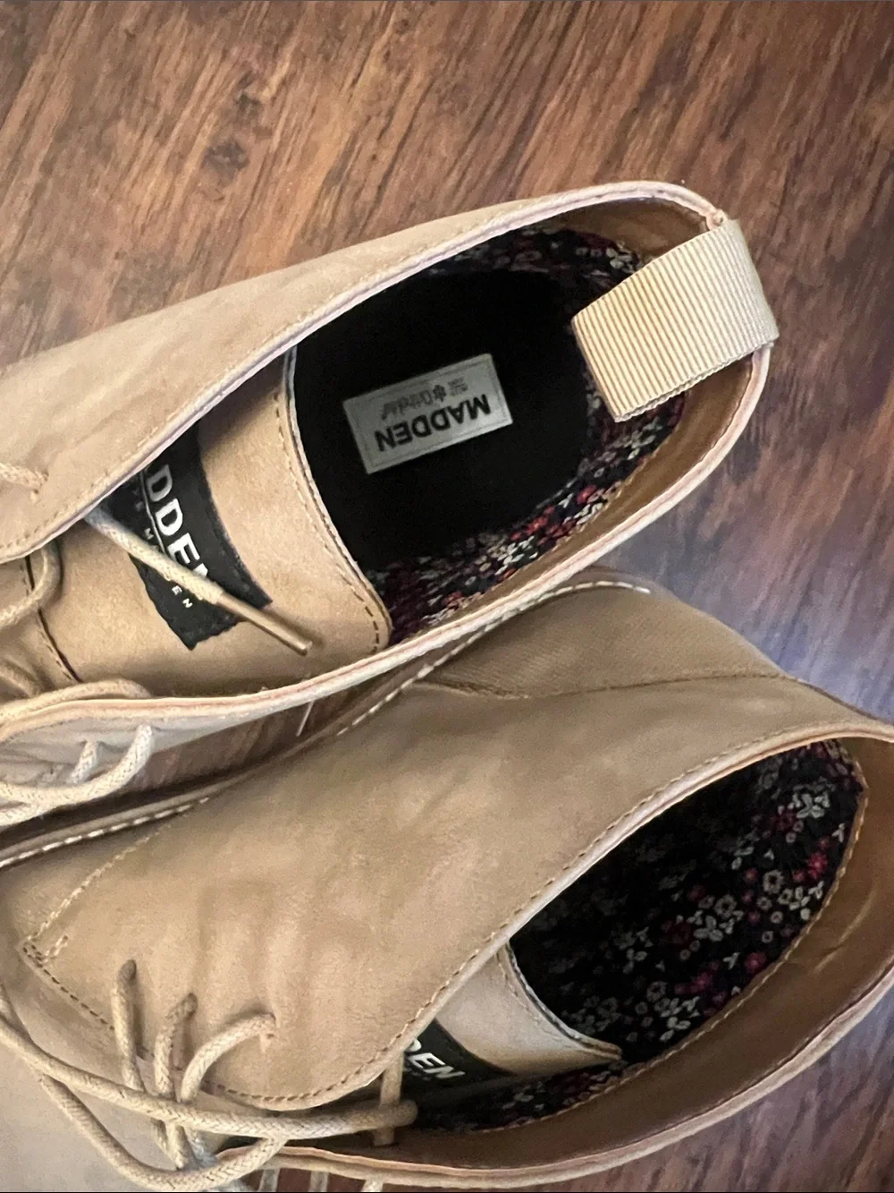 Madden - mens WORN ONCE FOR PHOTO SHOOT - beige suede - flower detail